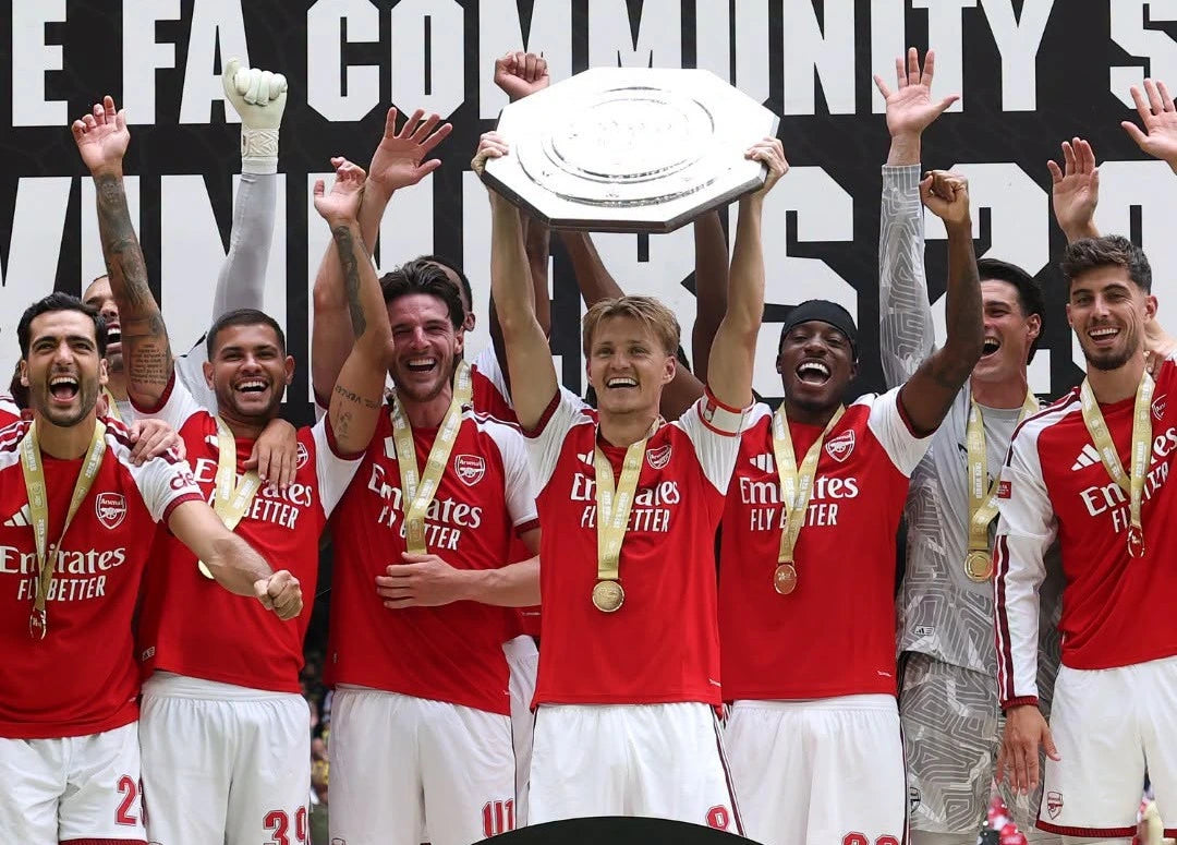 Arsenal FA Community Shield 2026 gold medal collectible for fans seeking football memorabilia